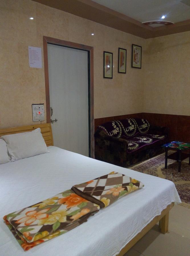 Om Shree Bed And Breakfast Harihareshwar Exterior photo